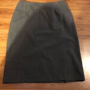 Bitten Sarah Jessica Parker gray pencil skirt.